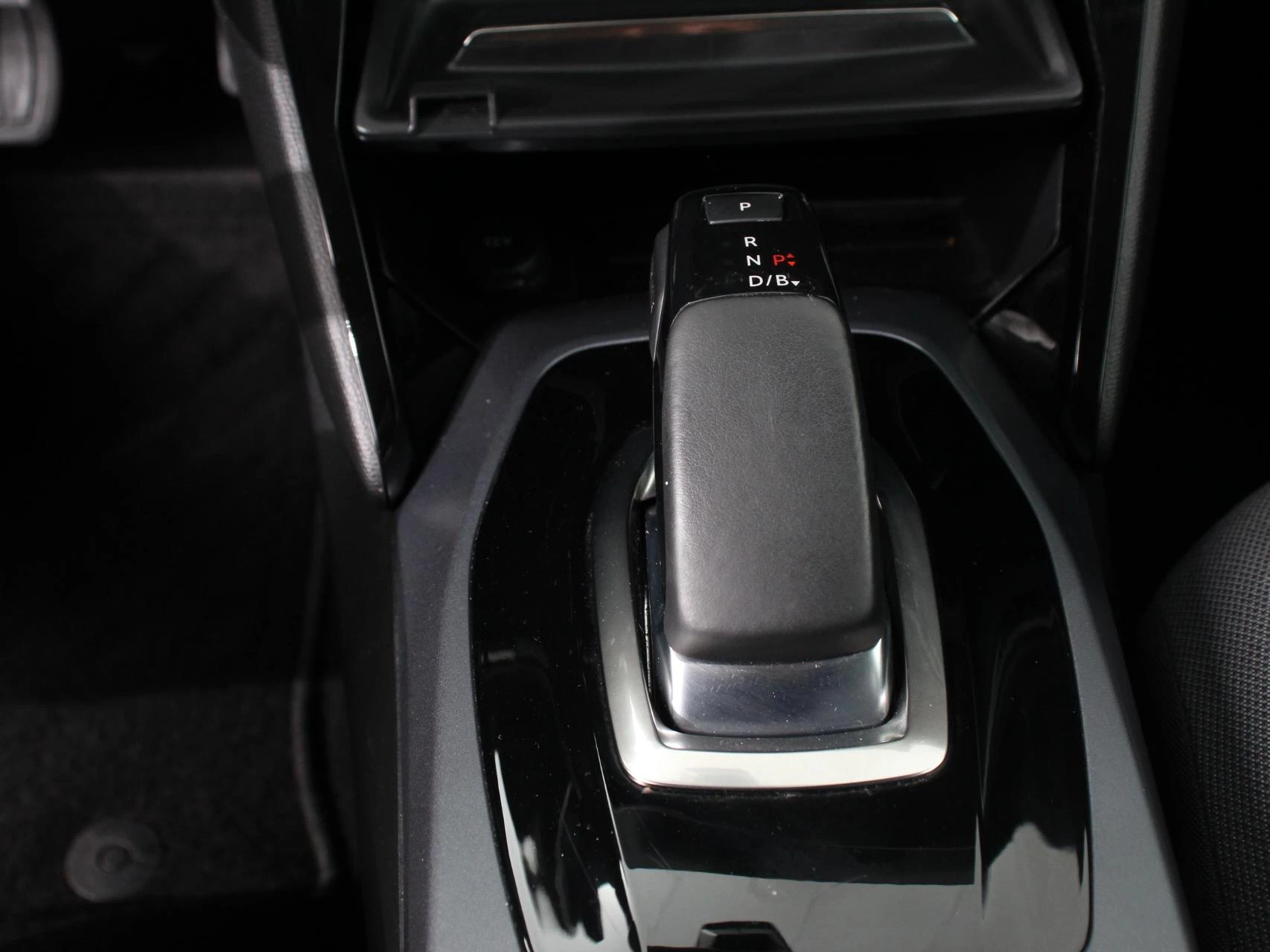 Hoofdafbeelding Peugeot e-2008