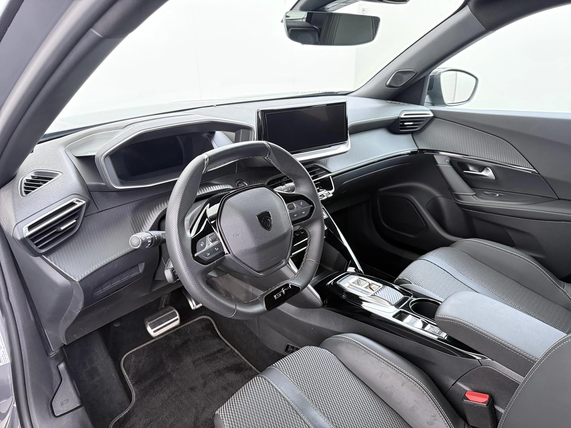 Hoofdafbeelding Peugeot e-2008