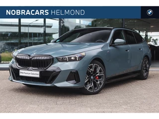 BMW 5 Serie Touring 550e xDrive M Sport Automaat / Trekhaak / Panoramadak / Comfortstoelen / Comfort Access / Stoelventilatie / Adaptieve LED / Harman-Kardon / Parking Assistant Professional