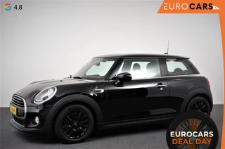 Hoofdafbeelding MINI One Mini Mini 1.5 One Automaat Blackyard | Parkeer sensoren | Airco | Verwarmbare voorstoelen | Lichtmetalen velgen 16" black
