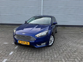 Ford Focus 1.0 First Edition,elec sportstoelen 1/2 leder,navigatie,cruisecontrol,stoelverwarming