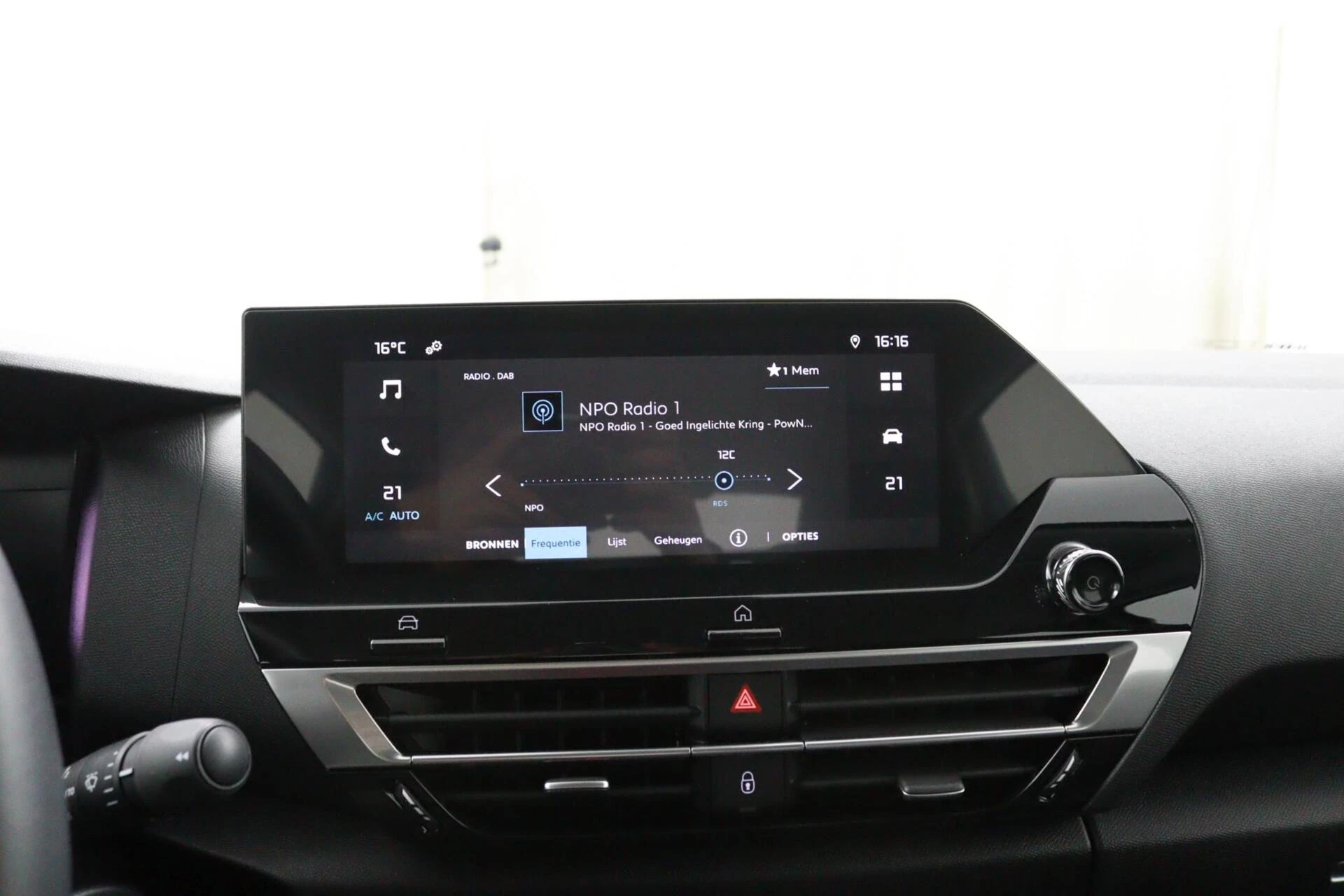 Hoofdafbeelding Citroën ë-C4