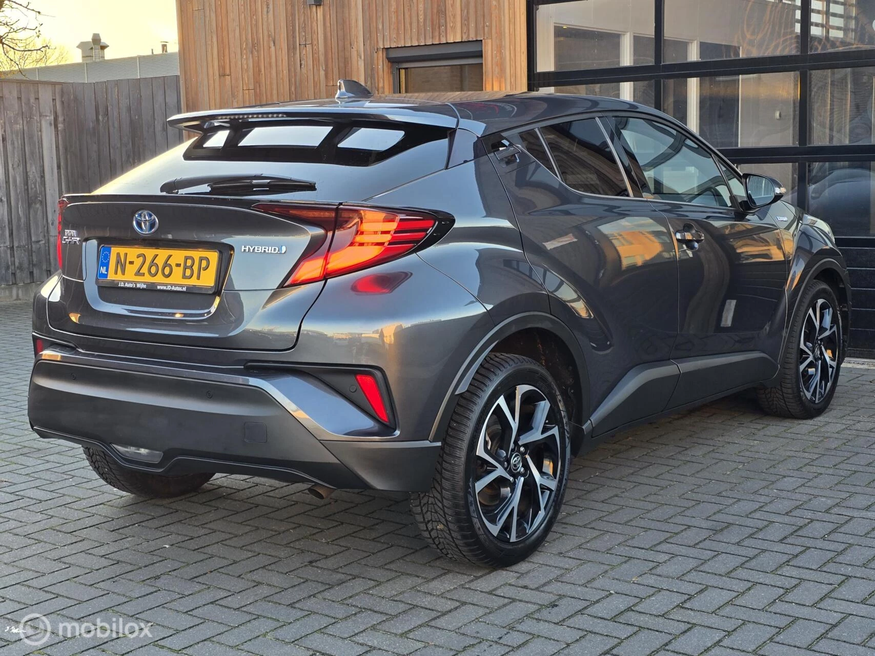Hoofdafbeelding Toyota C-HR