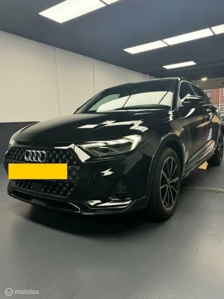 Audi A1 Citycarver 30 TFSI 2022 zwart