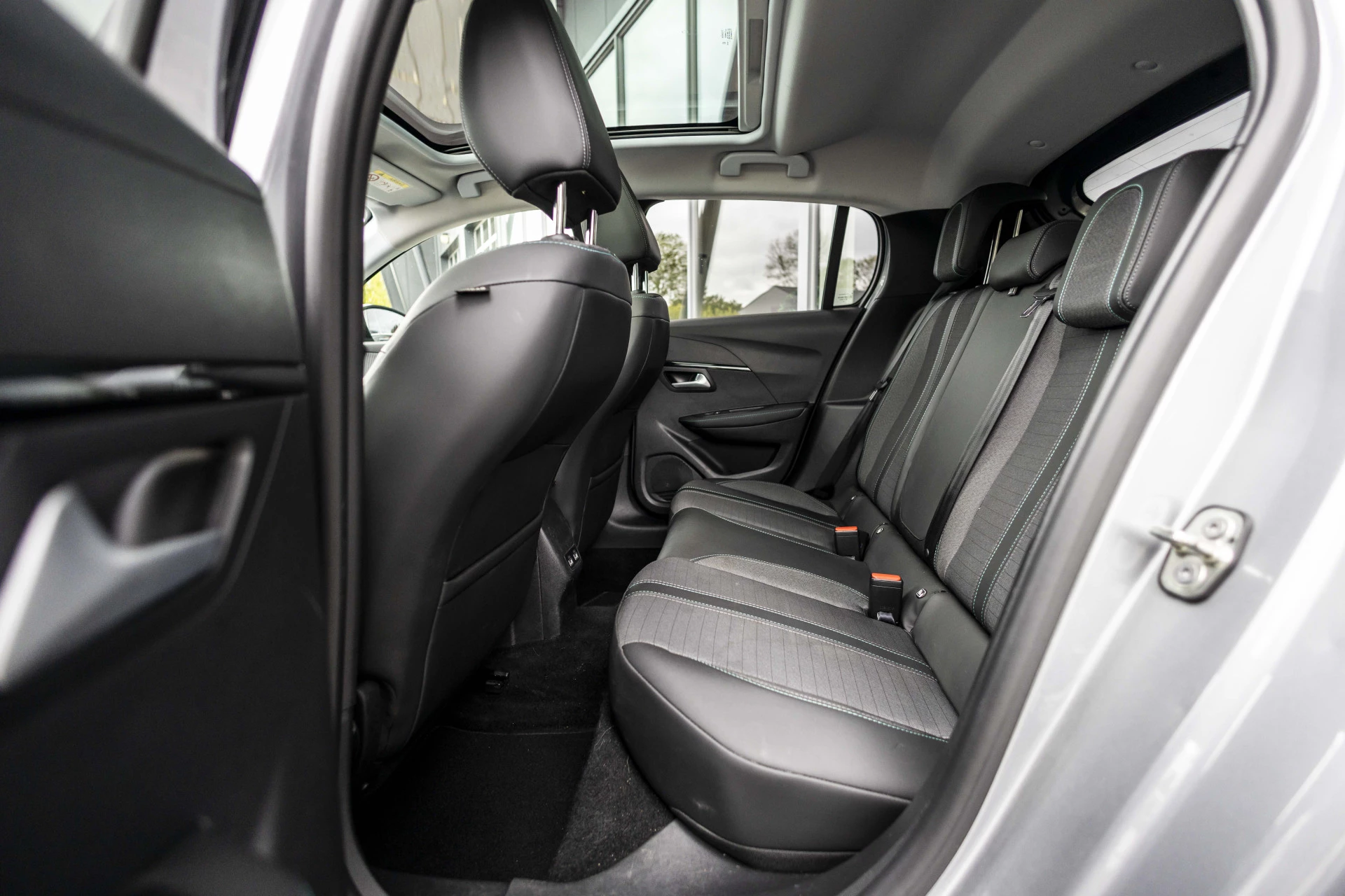 Hoofdafbeelding Peugeot e-208