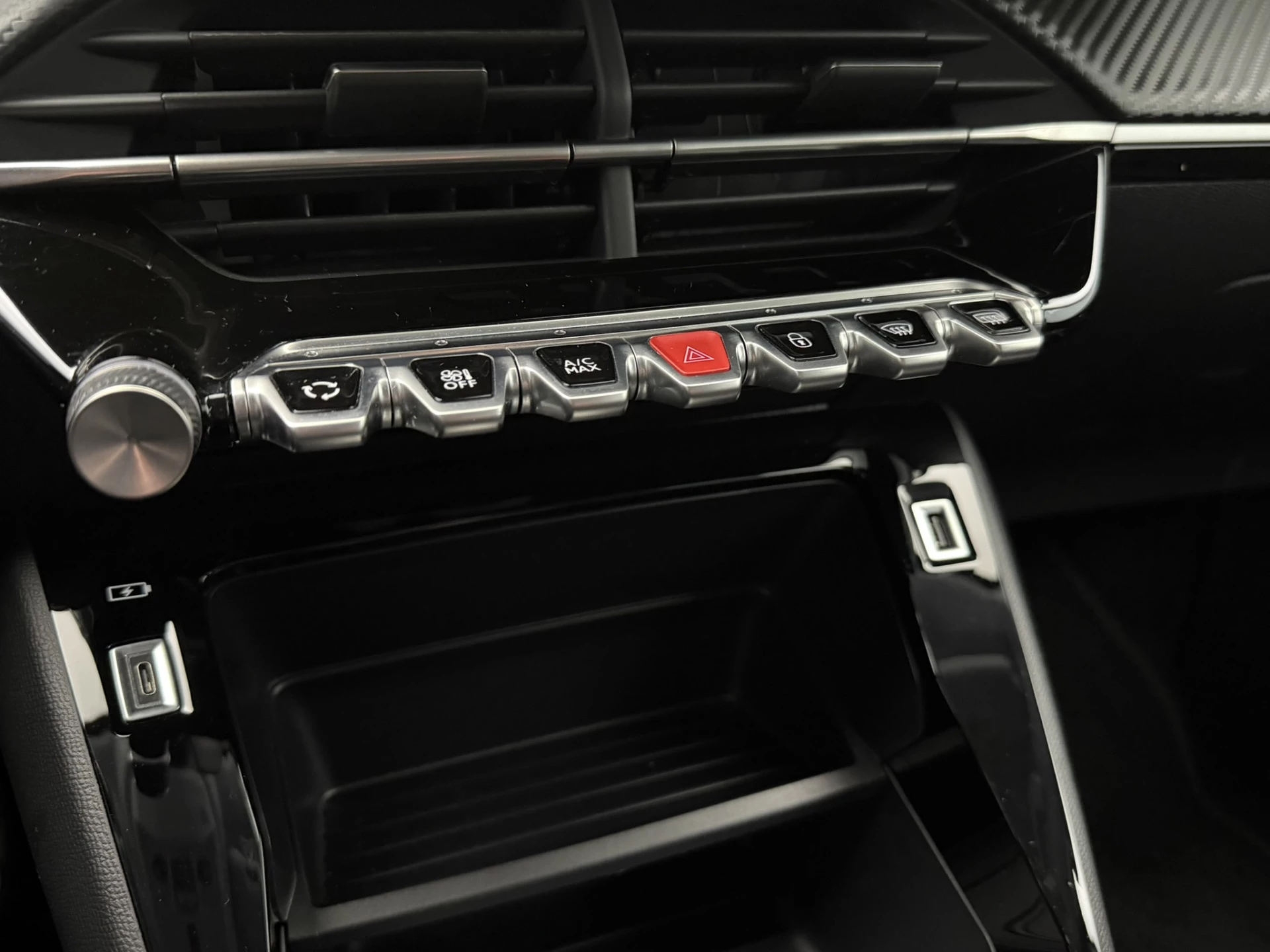 Hoofdafbeelding Peugeot e-208