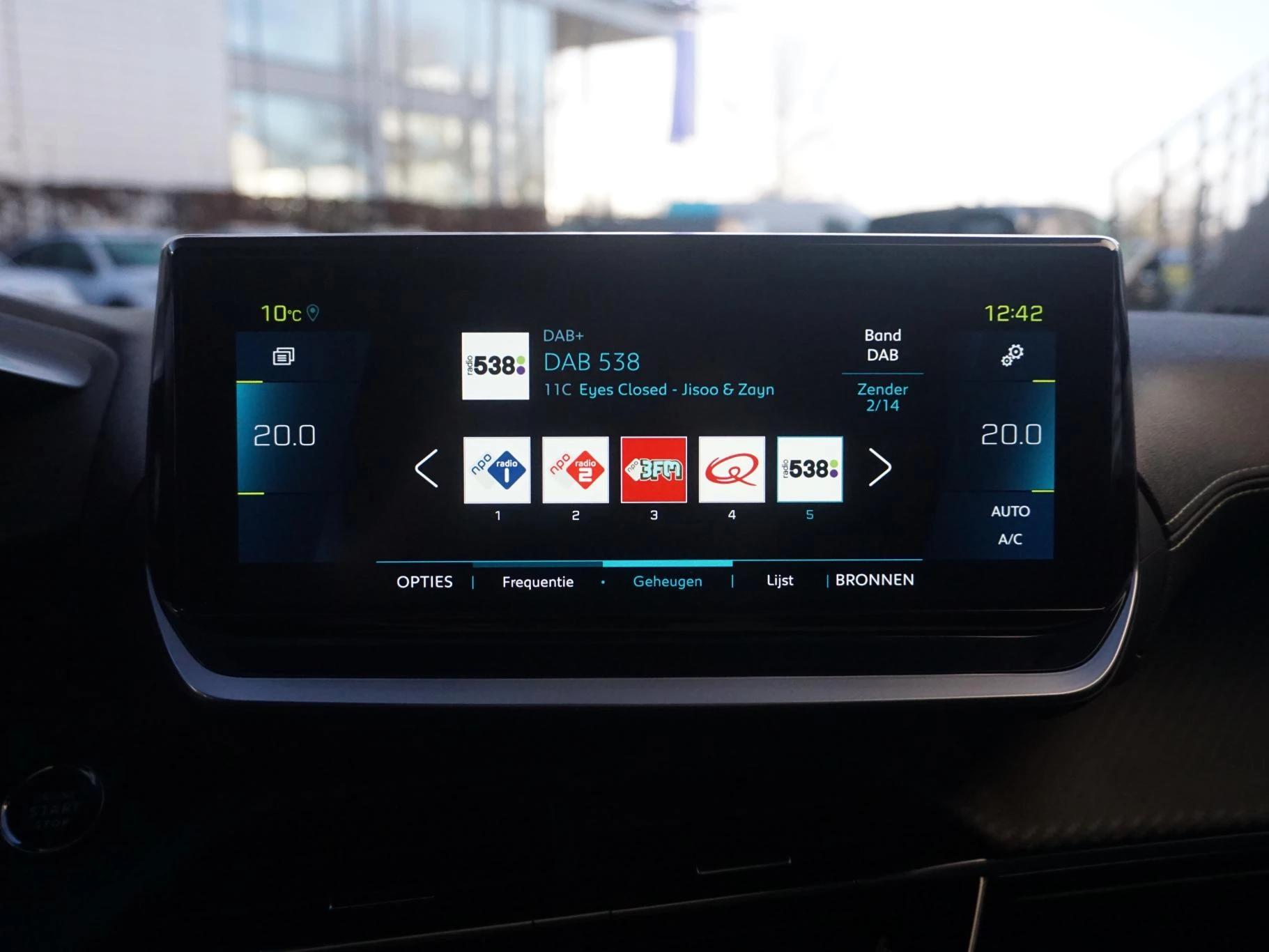 Hoofdafbeelding Peugeot e-208