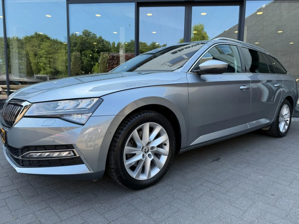 Hoofdafbeelding Škoda Superb