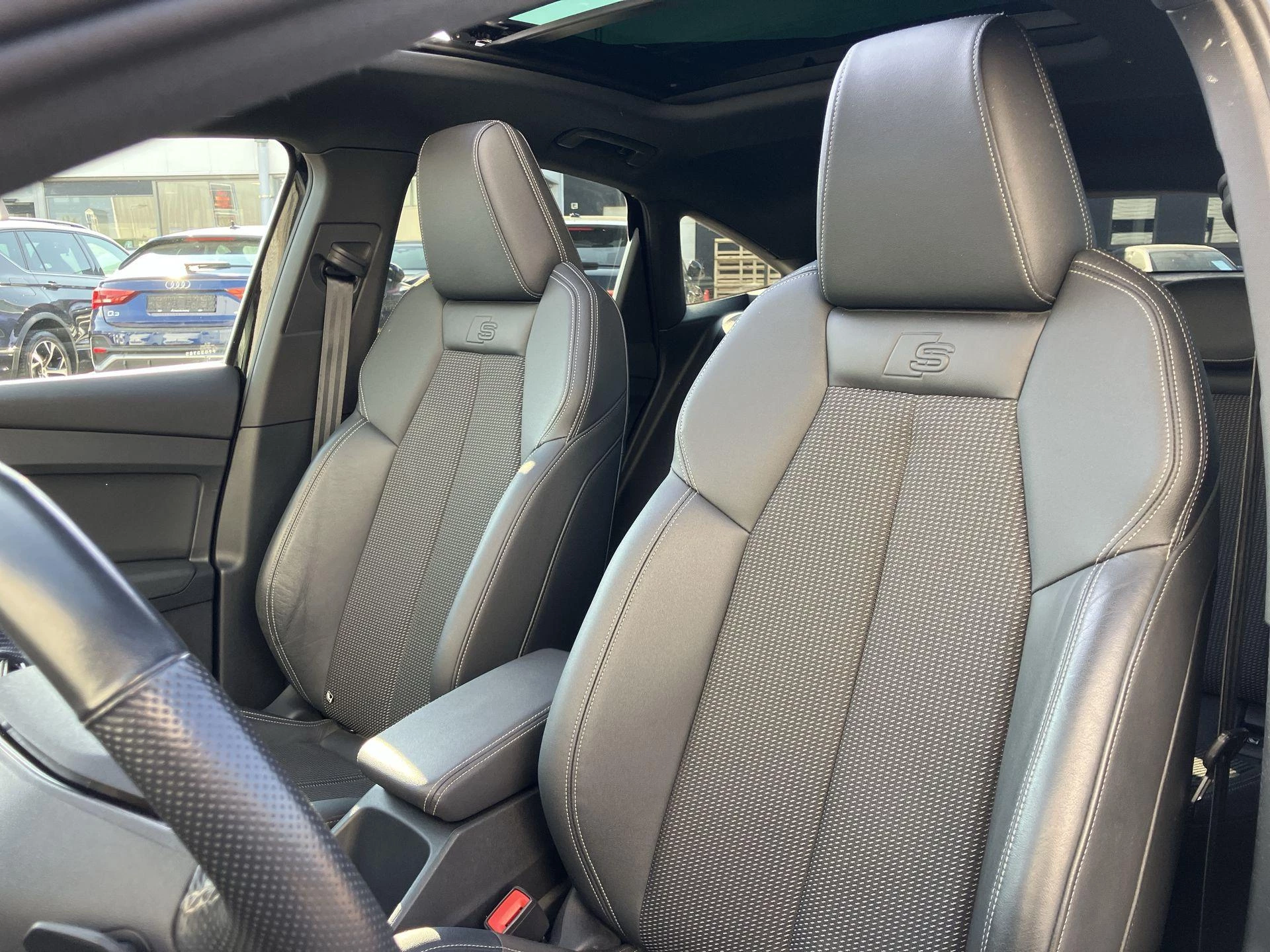 Hoofdafbeelding Audi Q4 Sportback e-tron