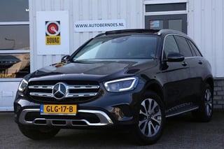 Hoofdafbeelding Mercedes-Benz GLC Mercedes-Benz GLC 300e 320PK PHEV Plug in 4MATIC*1ste Eig*BTW*Perfect Onderh.*Elek. Trekhaak/Panodak/ACC/Digi. Klokken/Treeplanken/Sfeerverl./HUD/Keyless/Stoelverw./Elek. Klep/Navi/LED/Apple Carplay-android/360Camera/Parkeersens.V+A/18 inch/VOL*