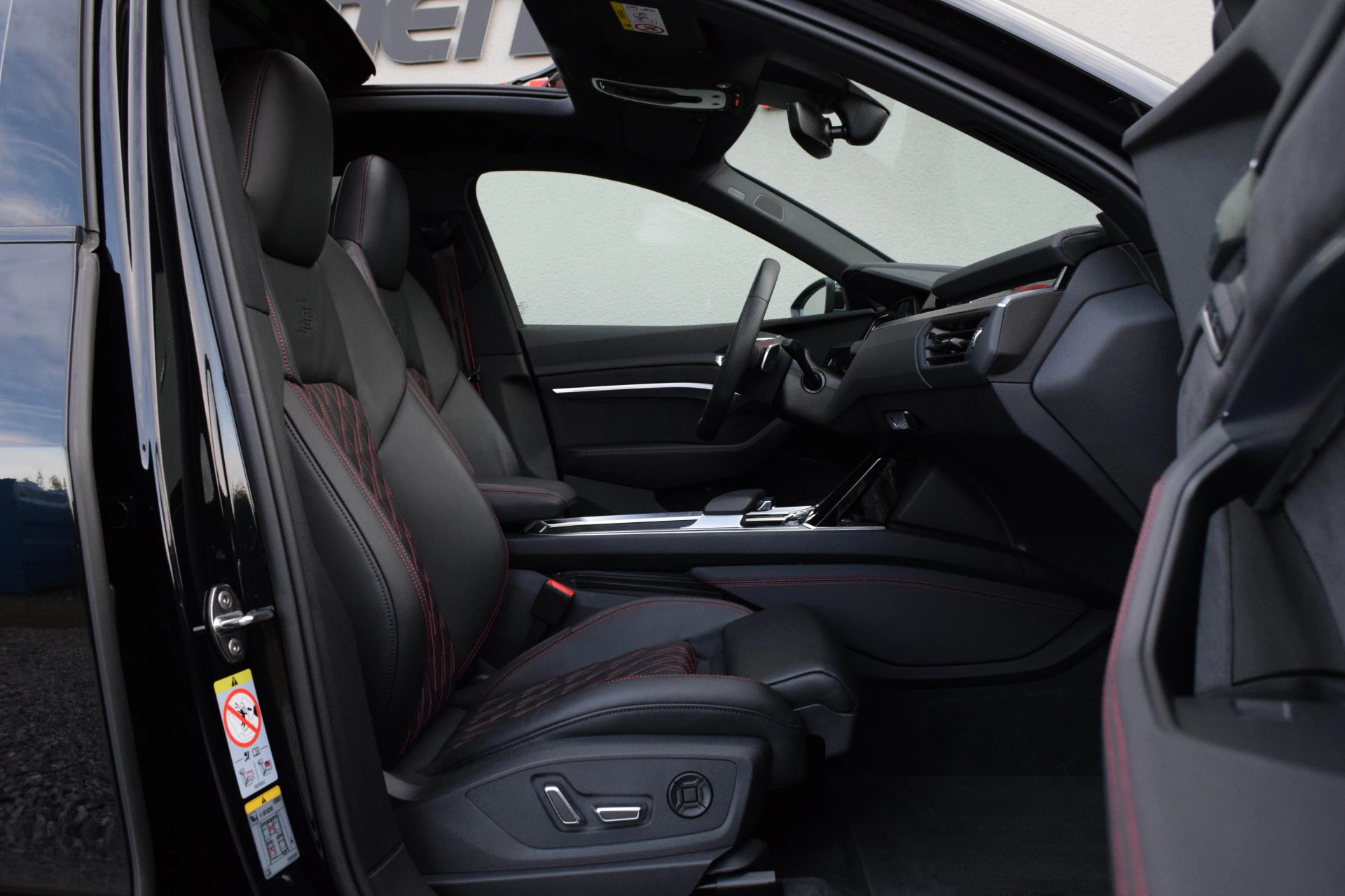 Hoofdafbeelding Audi Q8 Sportback e-tron