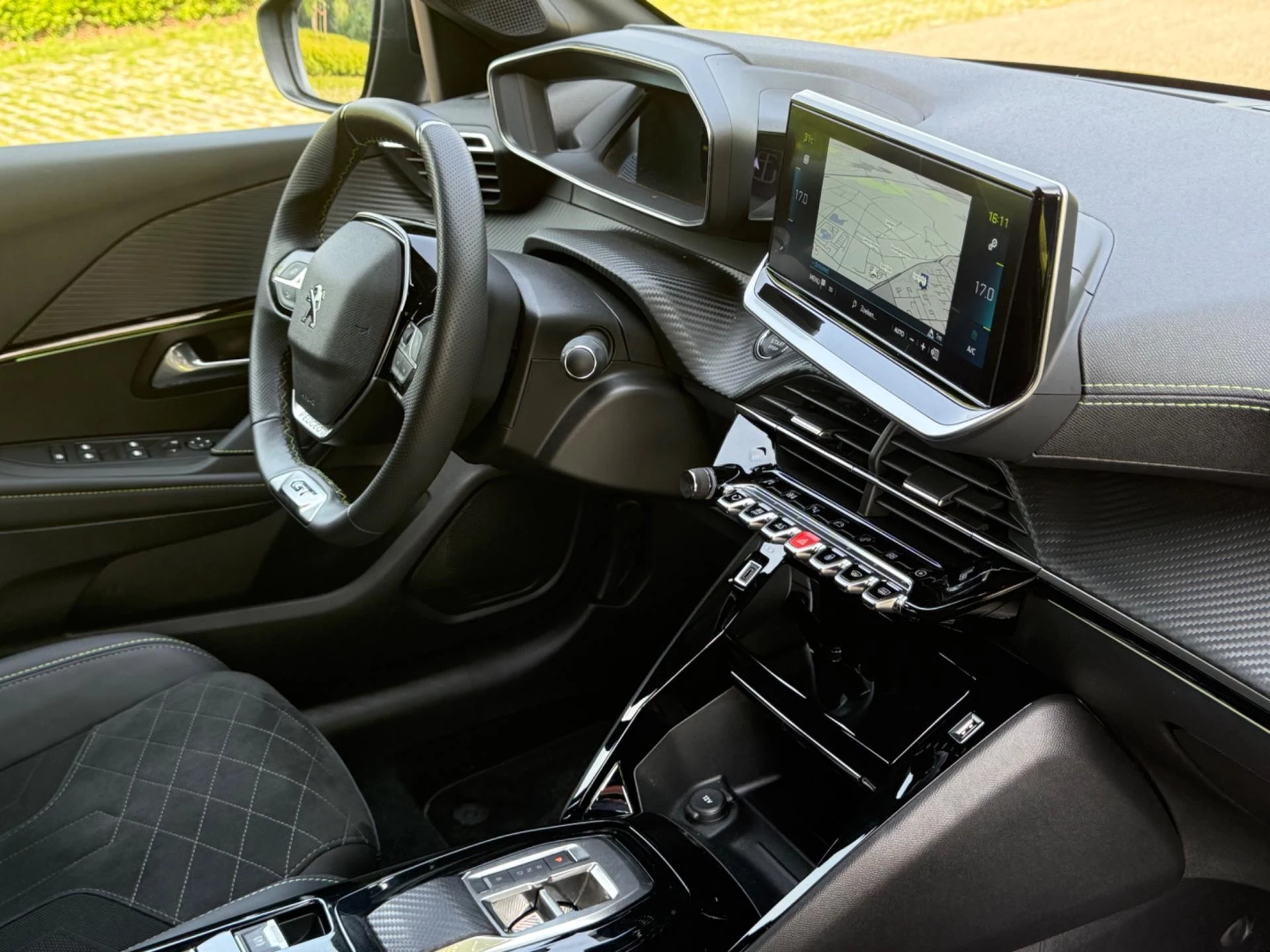 Hoofdafbeelding Peugeot e-208