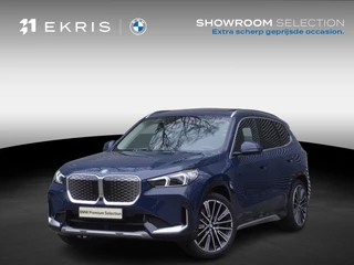 BMW iX1 xDrive30 20 inch Multispaak | Trekhaak met elektrisch wegklapbare kogel | Glazen panoramadak | Extra getint glas | Harman-Kardon sound system | BMW Head-Up Display