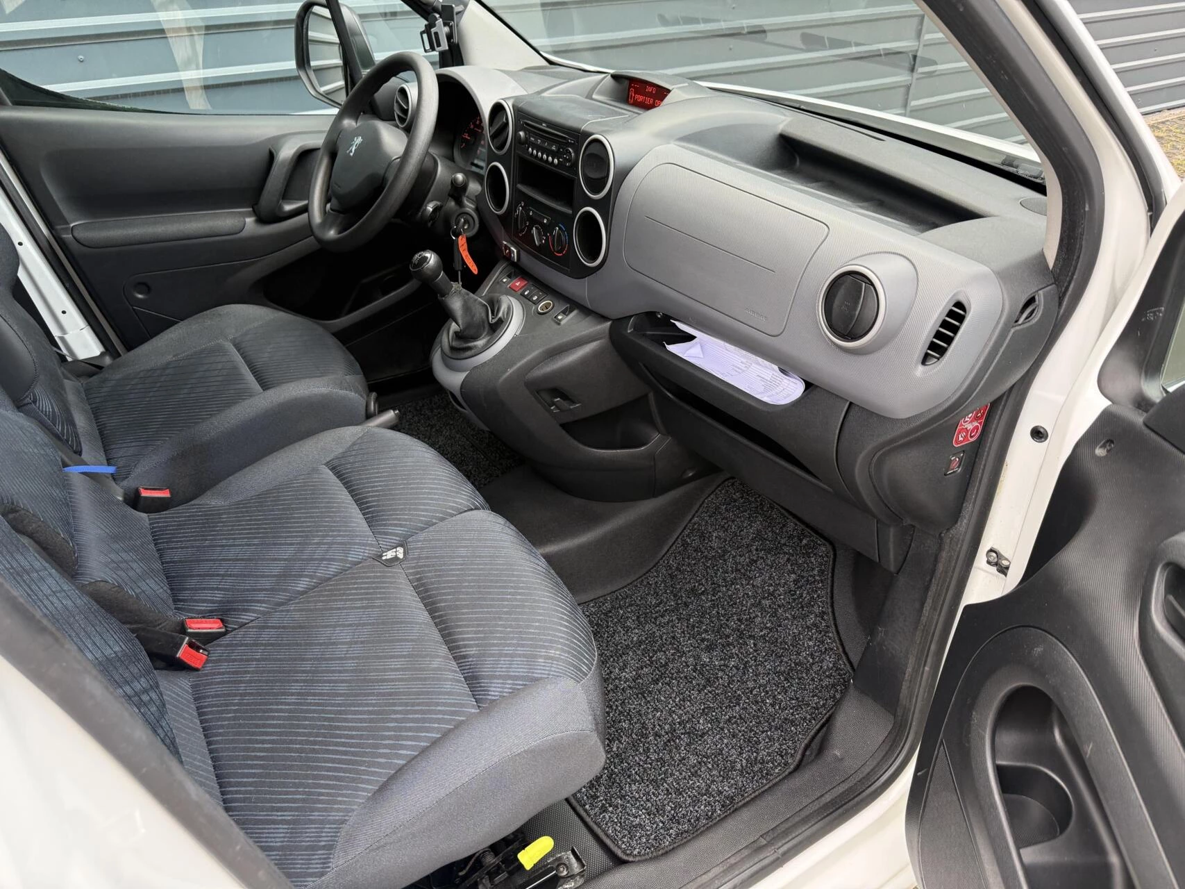 Hoofdafbeelding Peugeot Partner