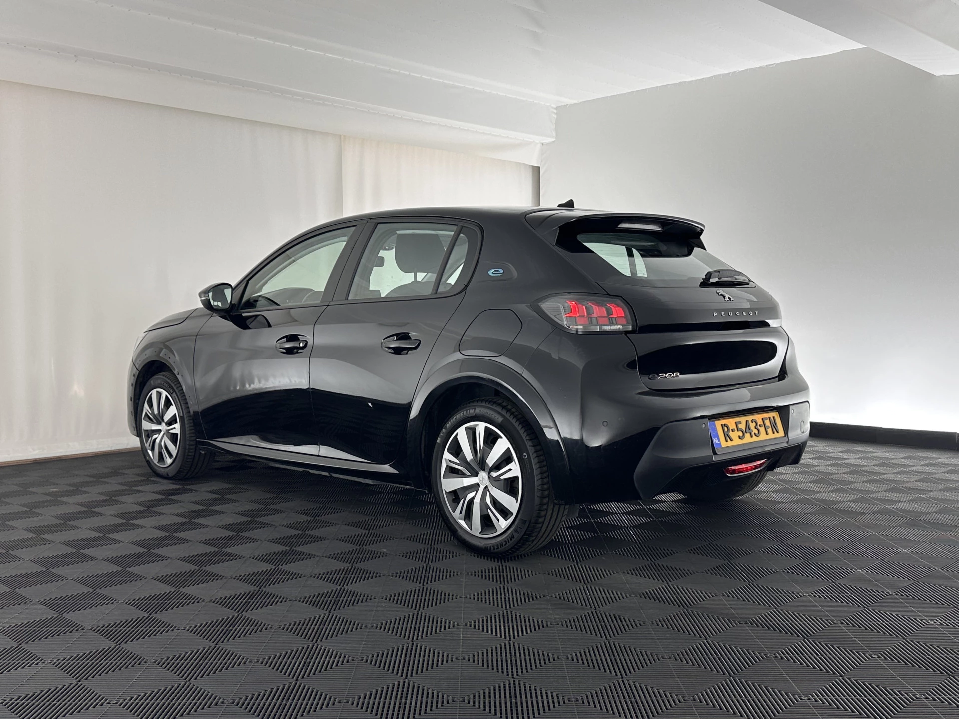 Hoofdafbeelding Peugeot e-208
