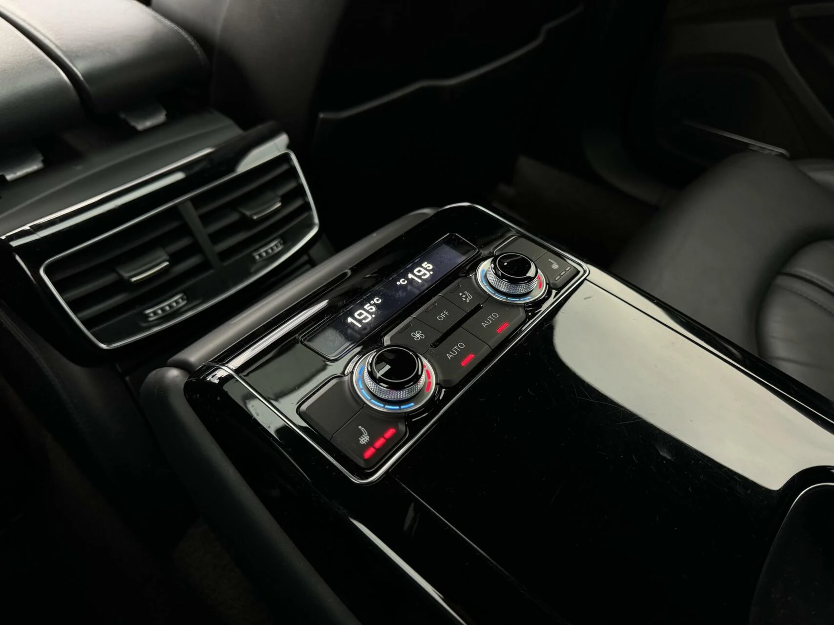 Hoofdafbeelding Audi A8