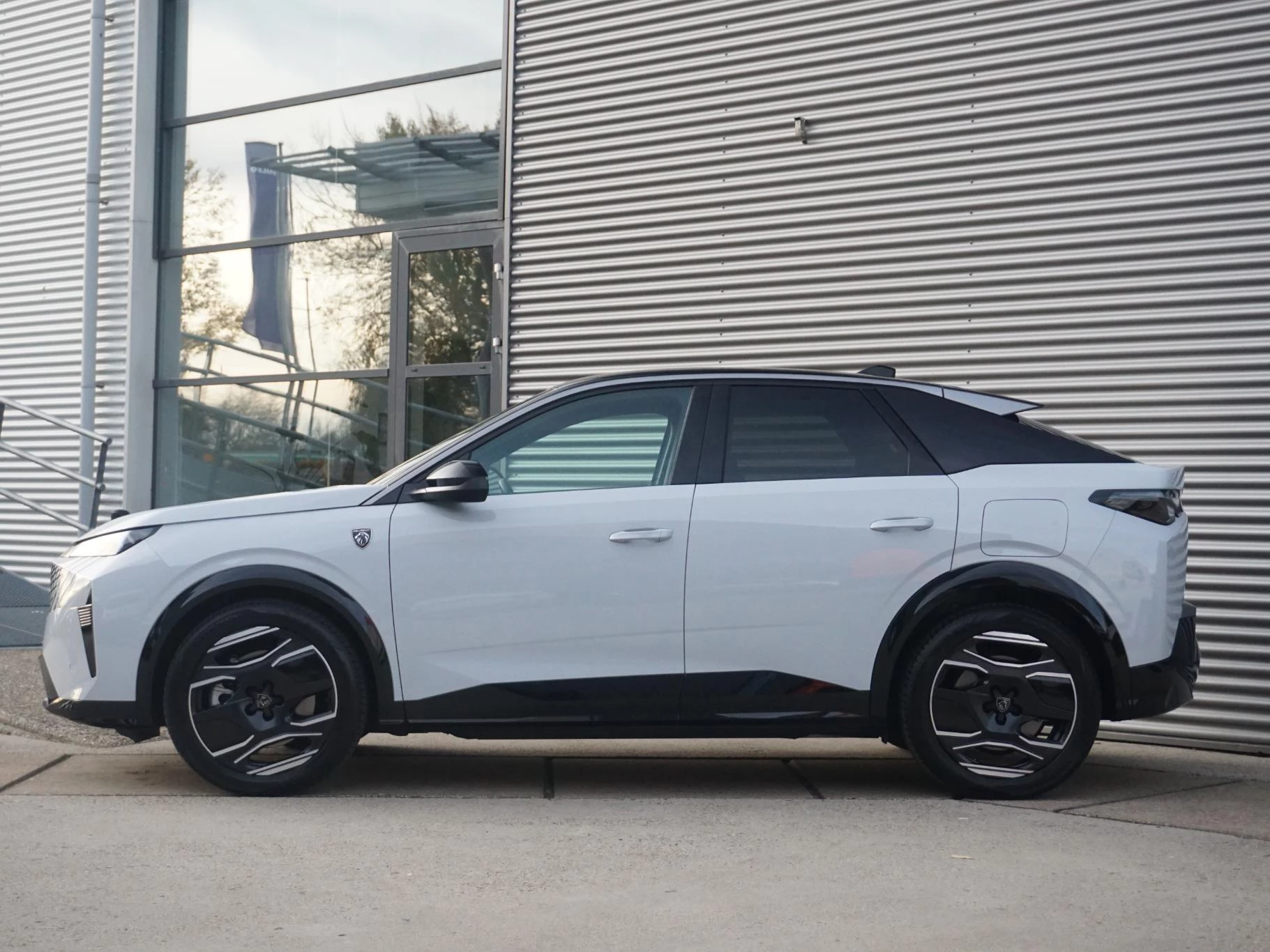 Hoofdafbeelding Peugeot e-3008