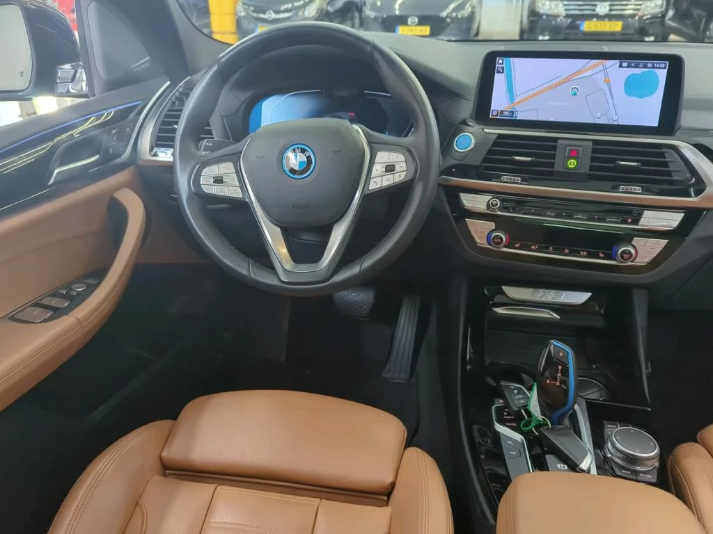 Hoofdafbeelding BMW iX3