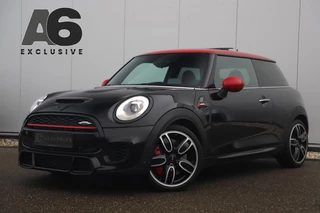 Mini Mini 2.0 John Cooper Works Chili 286PK Automaat Panoramadak Keyless Navigatie Camera Sportstoelen Draadloos Carplay Klep Uitlaat Downpipe Eventuri Intake Head Up Display Stoelverwarming