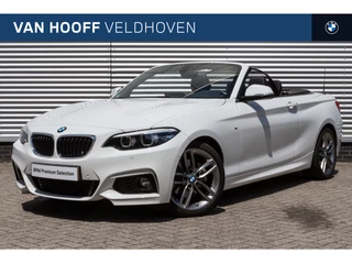 BMW 2 Serie Cabrio 220i High Executive M Sport Automaat / Achteruitrijcamera / Sportstoelen / M Sportonderstel / Navigatie Professional / Park Assistant / Stoelverwarming