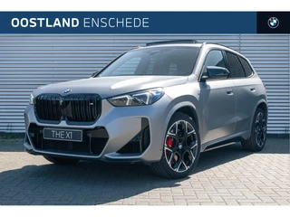 Hoofdafbeelding BMW X1 BMW X1 M35i High Executive Automaat / Panoramadak / M Sportstoelen / Adaptieve LED / M Adaptief onderstel / Comfort Access / Parking Assistant Plus / Head-Up