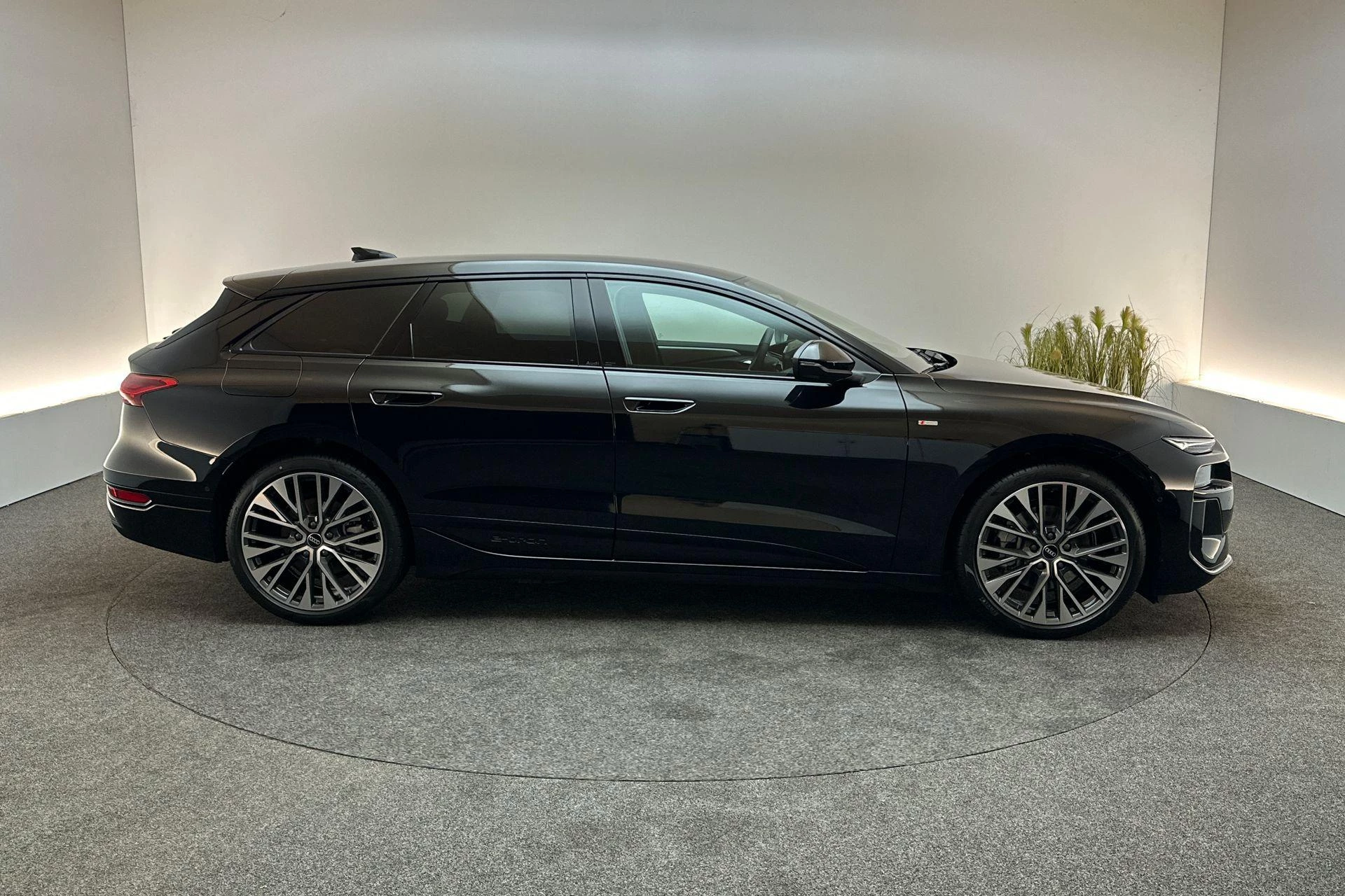 Hoofdafbeelding Audi A6 Avant e-tron