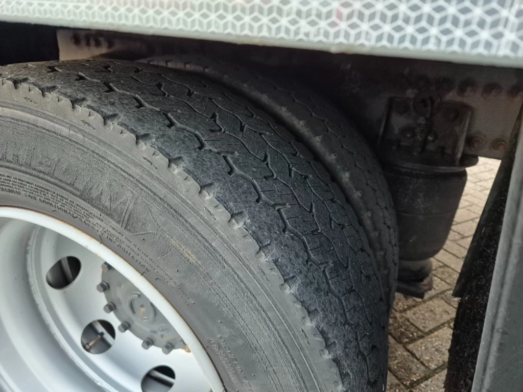 Hoofdafbeelding Renault D12 Med P4x2 240 E6 Alu Snaplock Bak + 2