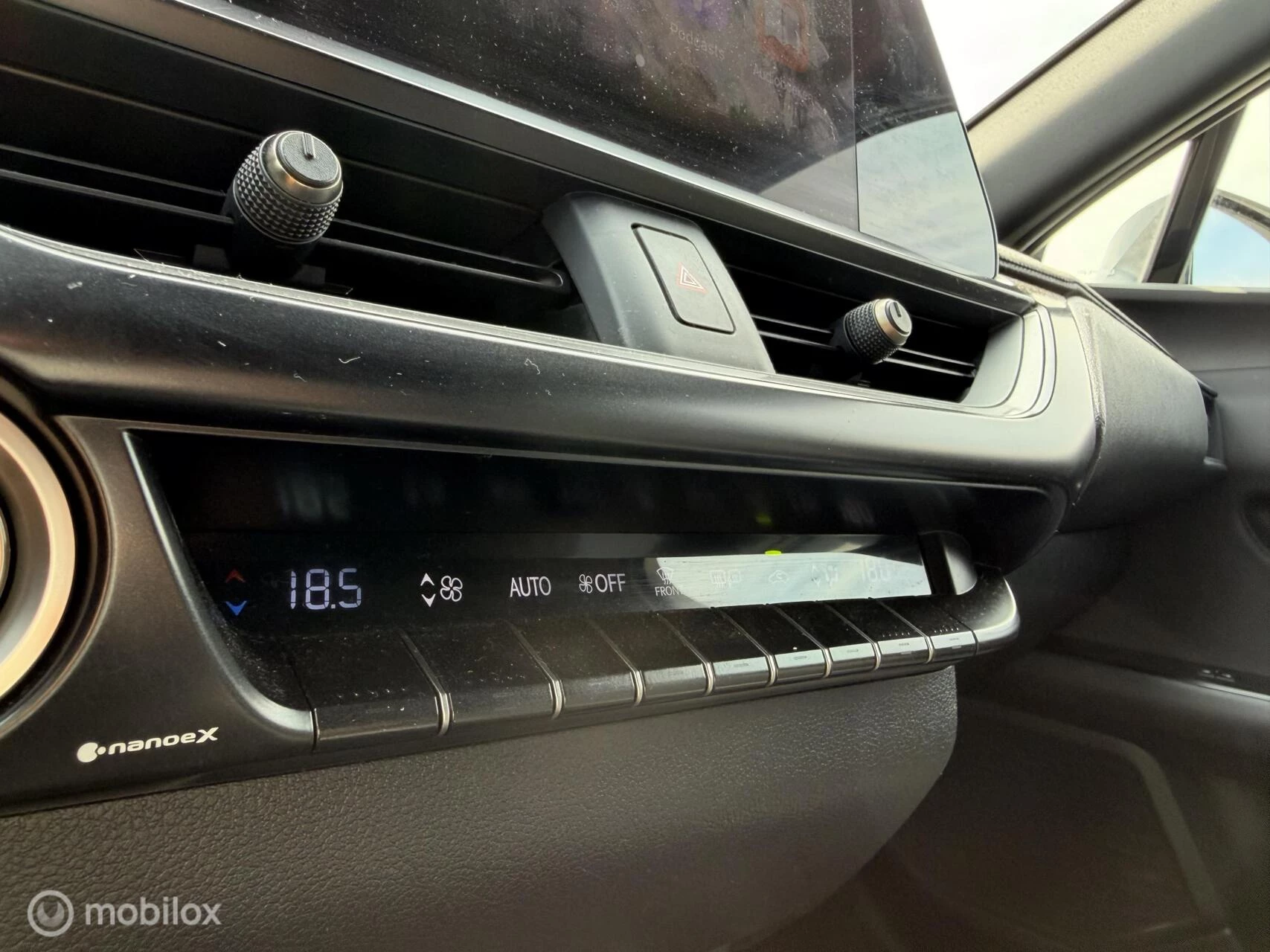Hoofdafbeelding Lexus UX