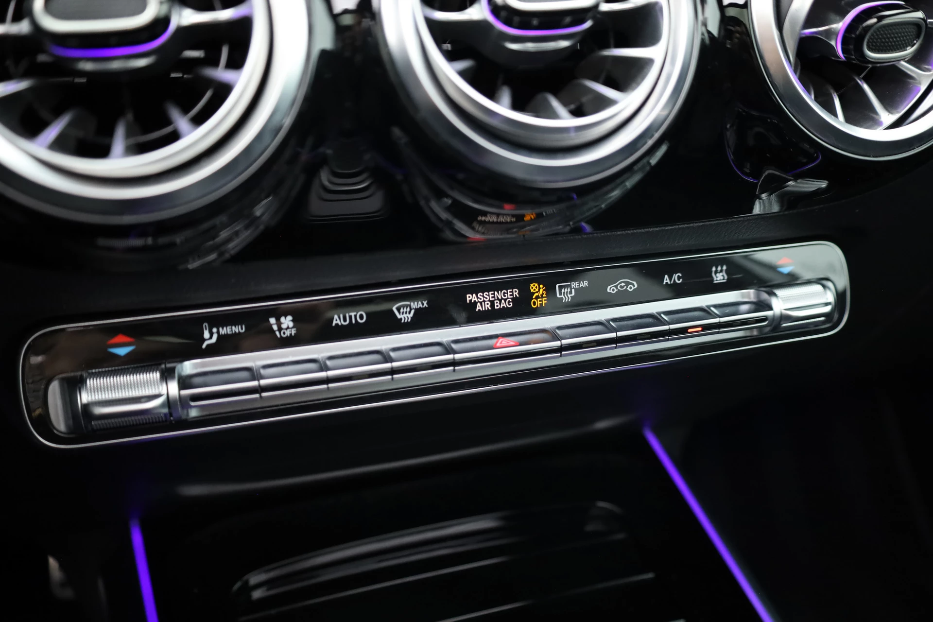 Hoofdafbeelding Mercedes-Benz EQA