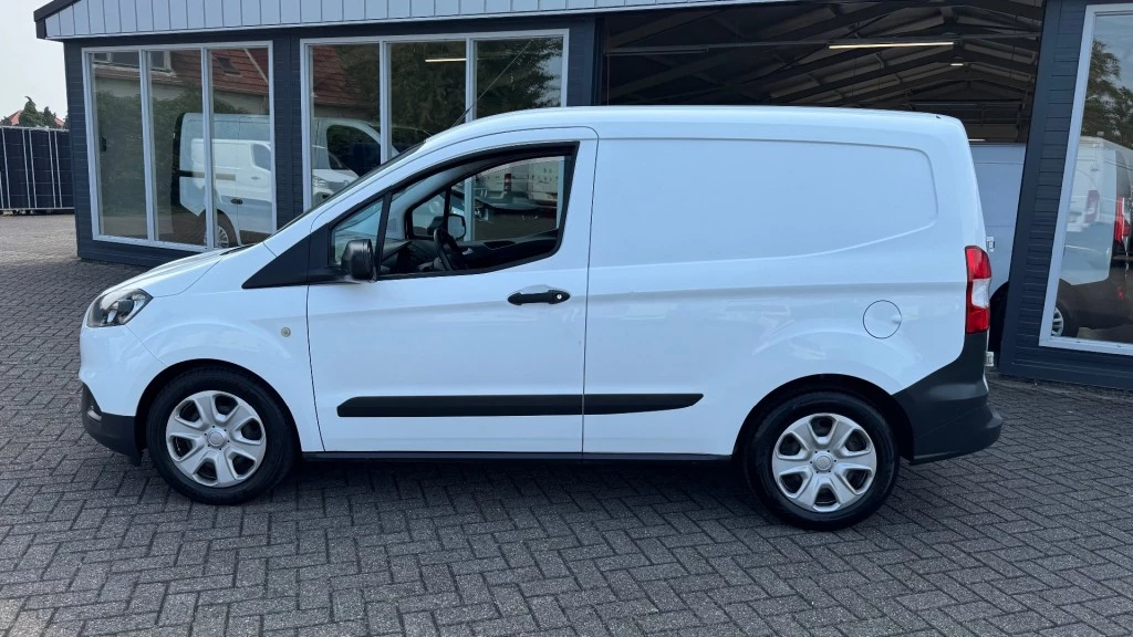 Hoofdafbeelding Ford Transit Courier