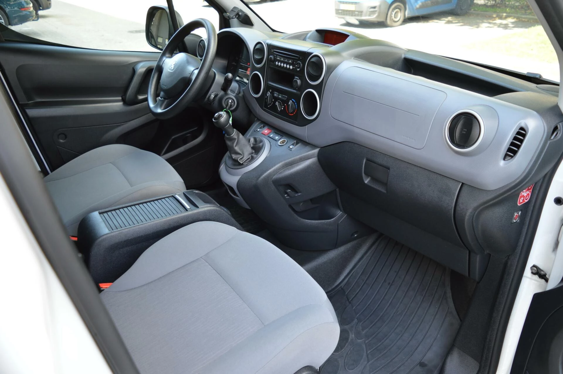 Hoofdafbeelding Peugeot Partner
