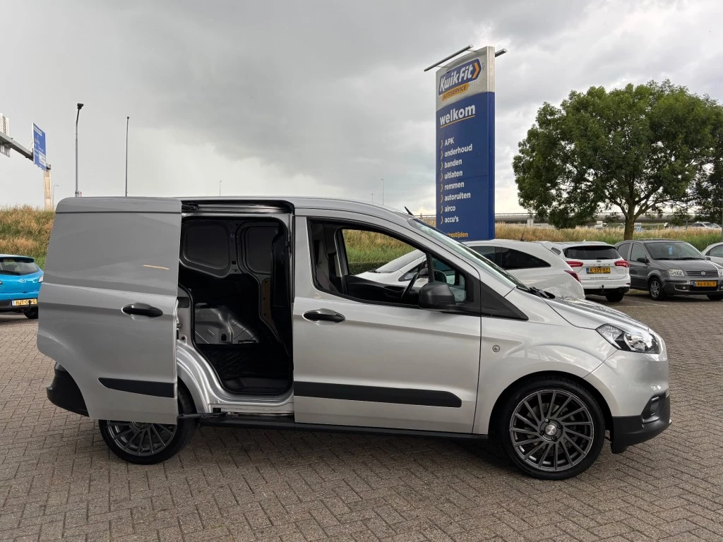 Hoofdafbeelding Ford Transit Courier