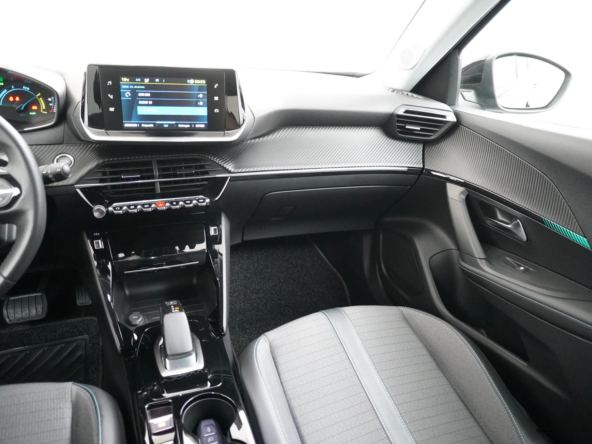 Hoofdafbeelding Peugeot e-2008