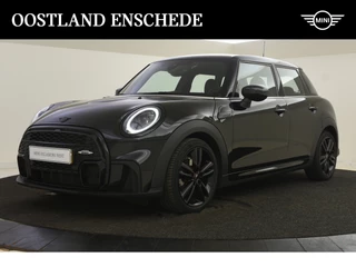 MINI Cooper Hatchback JCW Automaat / Sportstoelen / Stoelverwarming / Achteruitrijcamera / LED / Adaptief onderstel / Head-Up / Cruise Control / Verwarmd stuurwiel