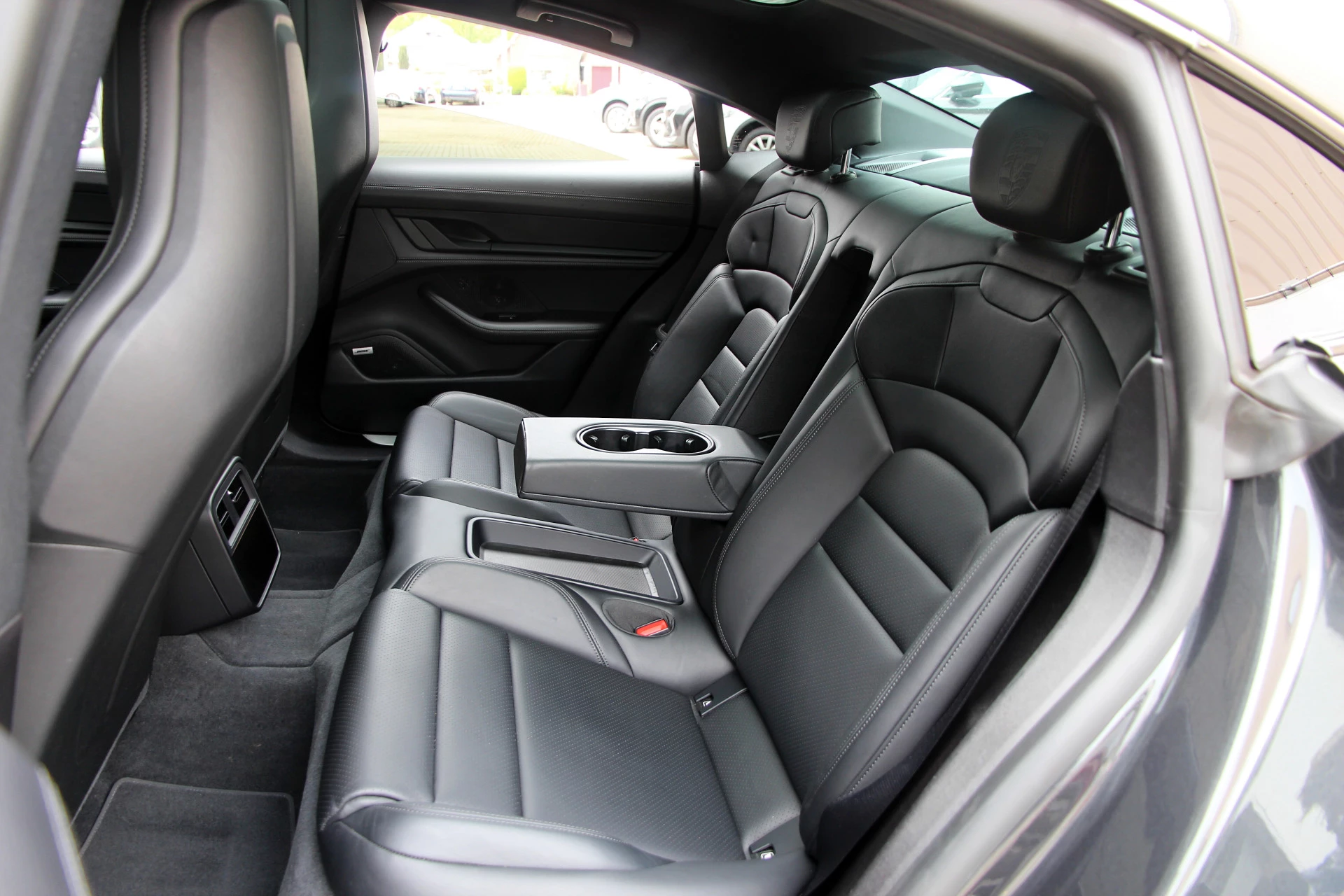Hoofdafbeelding Porsche Taycan