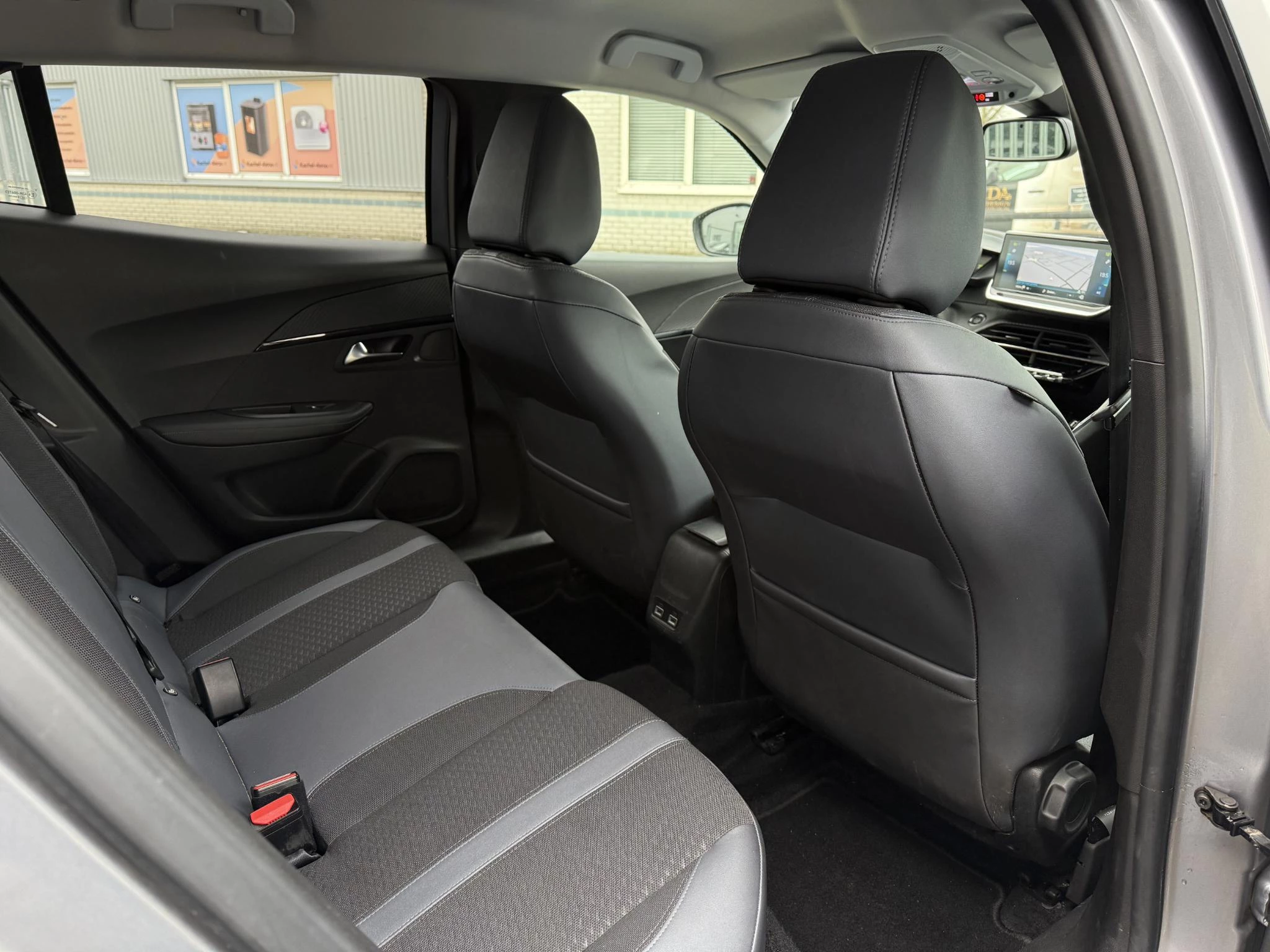 Hoofdafbeelding Peugeot e-2008