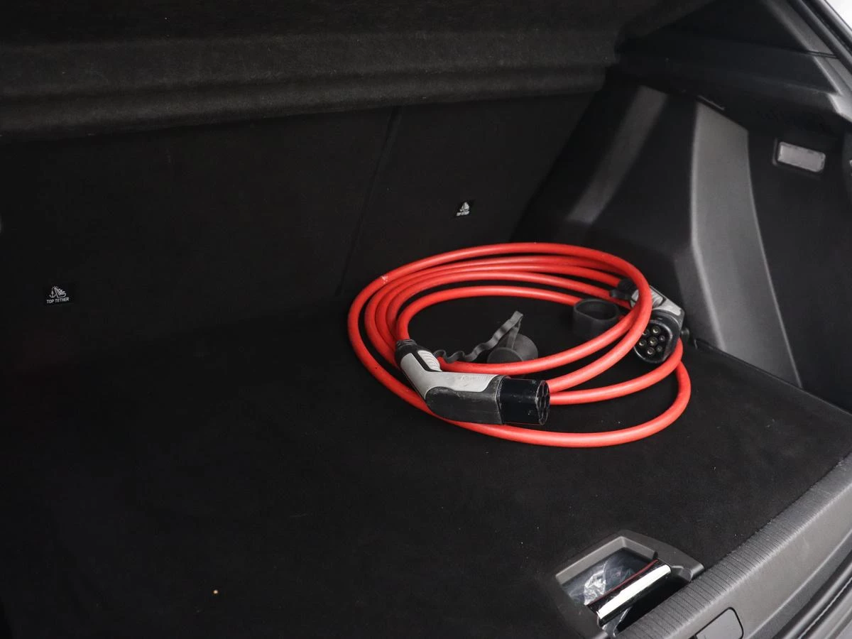 Hoofdafbeelding Peugeot e-2008