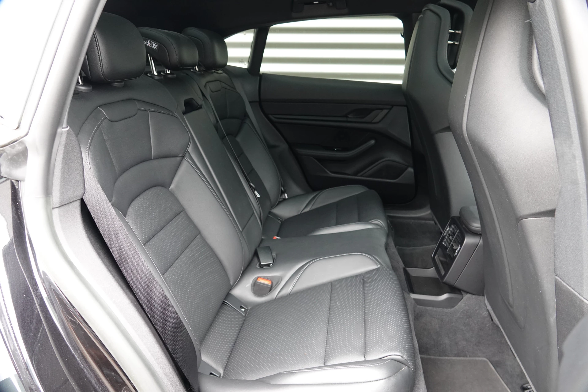 Hoofdafbeelding Porsche Taycan