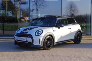 Hoofdafbeelding MINI Cooper S MINI Cooper S Mini 2.0 MINI Yours 180 PK Automaat, Leder, Panoramdak, Head-Up, Carplay, H/K Sound