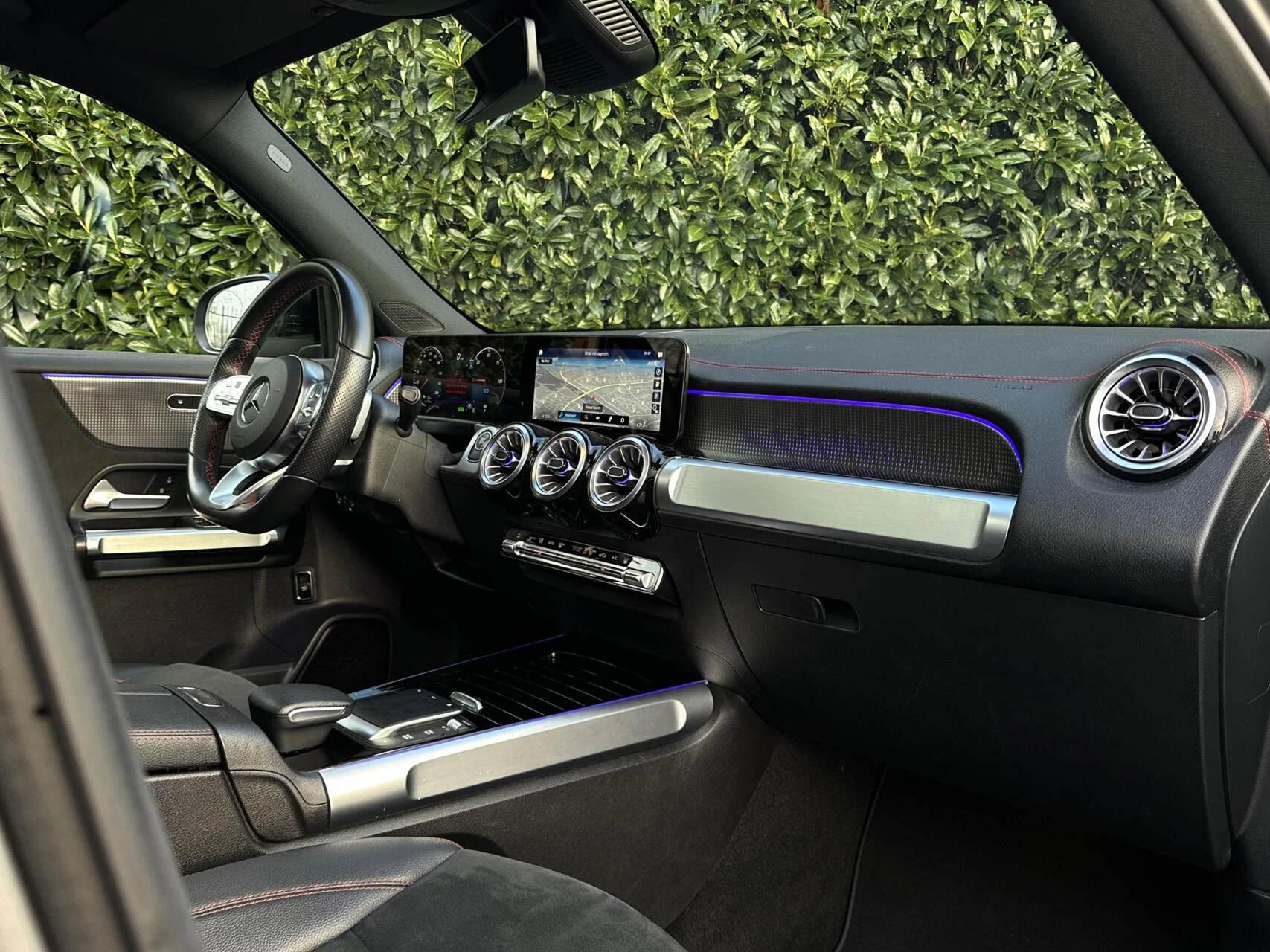 Hoofdafbeelding Mercedes-Benz EQB