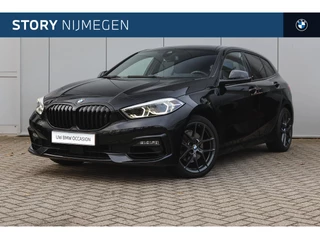 BMW 1 Serie 118i Sport Line Automaat / Sportstoelen / Achteruitrijcamera / M Sportonderstel / LED / Airconditioning / Cruise Control
