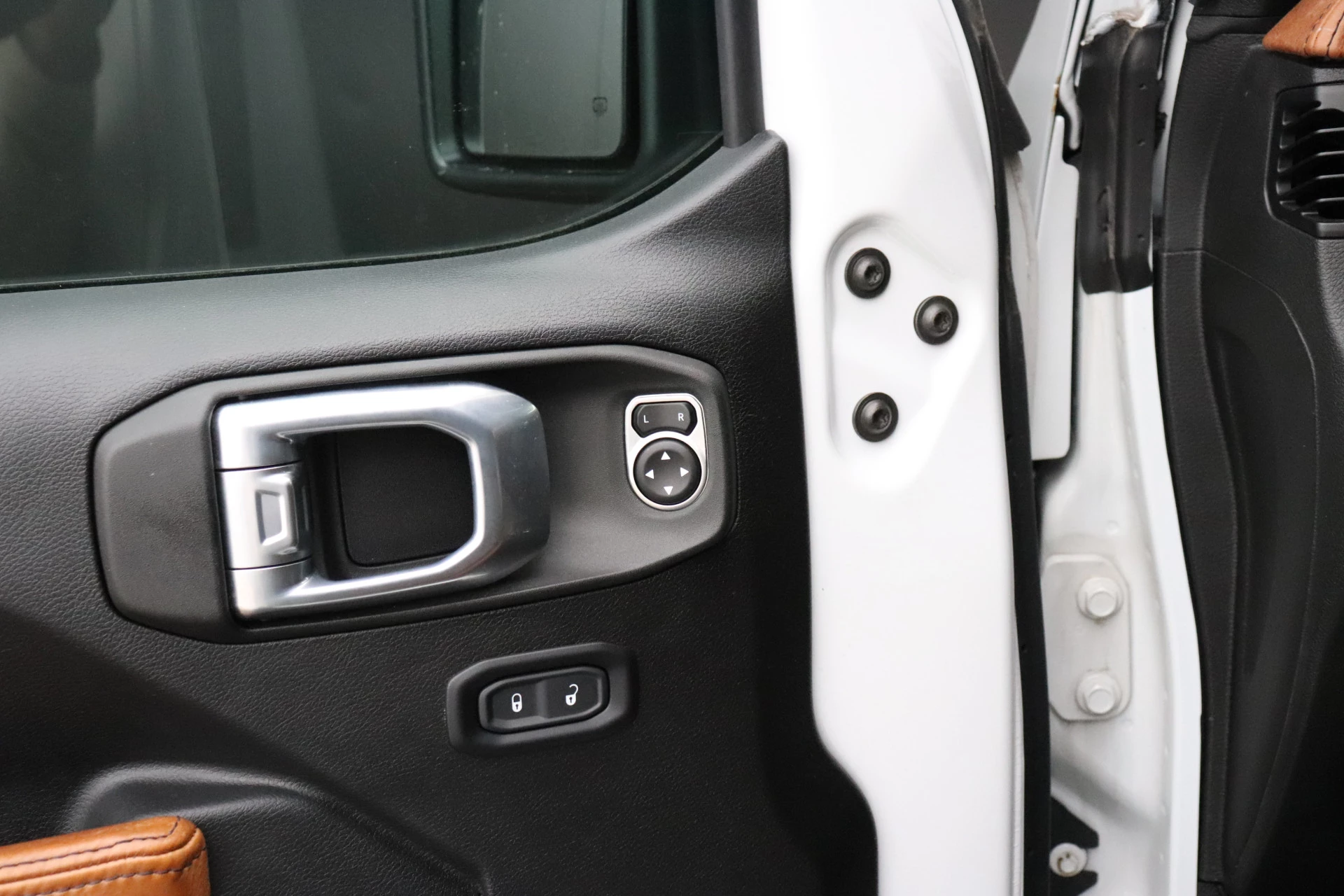 Hoofdafbeelding Jeep BRUTE | 246 PK | LEDER | CAMERA | NAVI | CRUISE | UNIEK NW-PRIJS 250.000,-