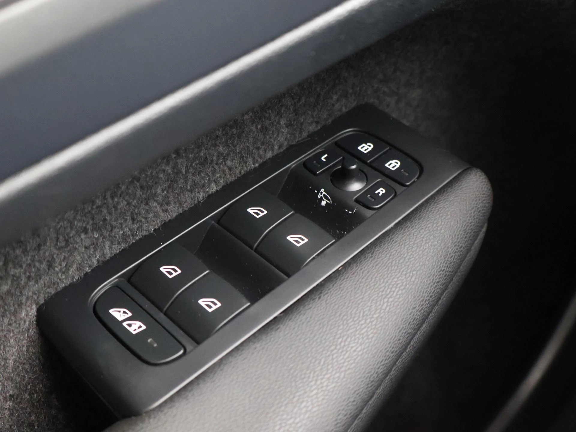 Hoofdafbeelding Volvo C40