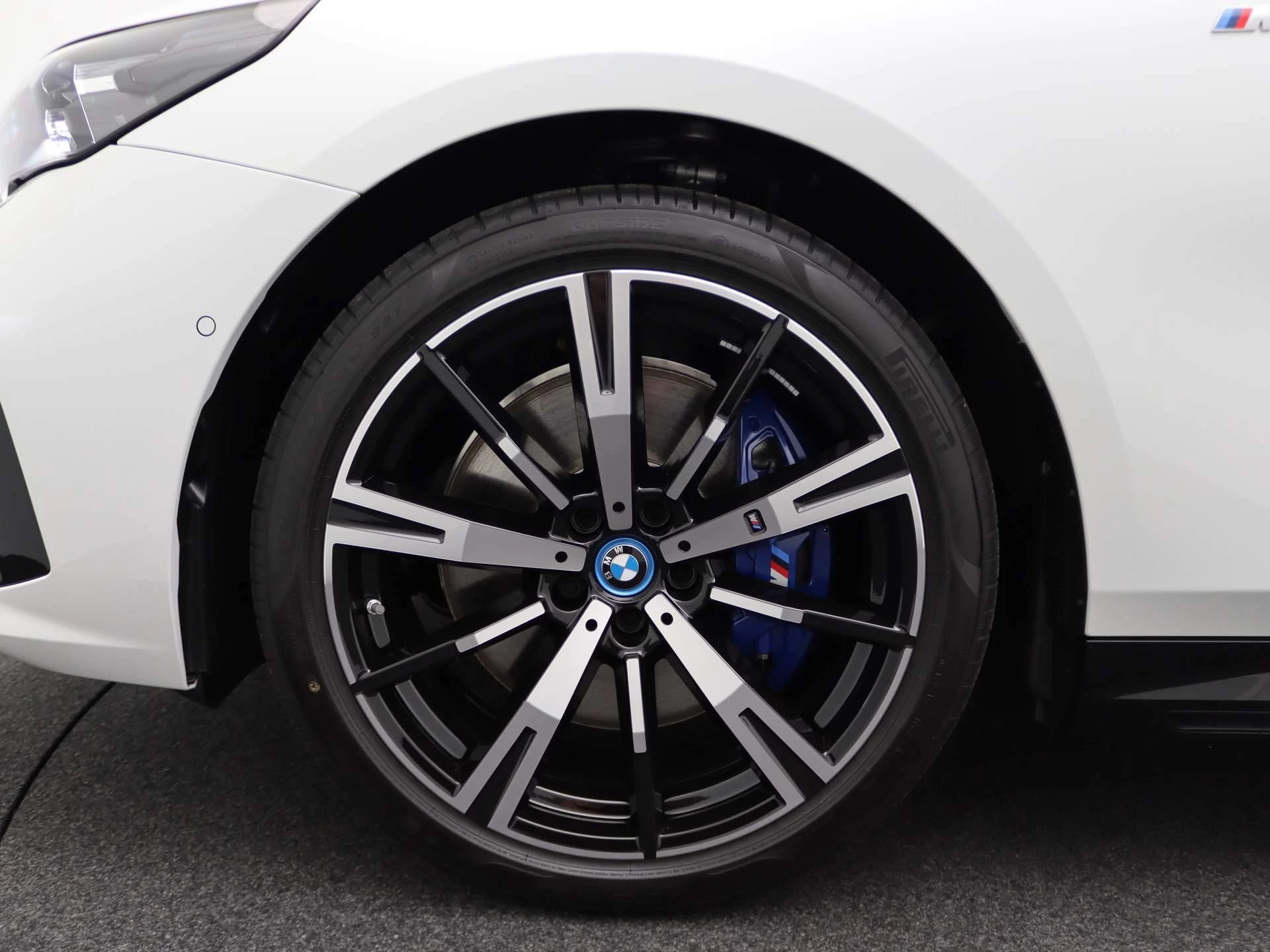 Hoofdafbeelding BMW i5