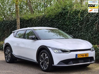 Hoofdafbeelding Kia EV6 Kia EV6 58kWh Light CarPlay AutoPilot Line Assist ACC LED NAP NL Fabrieksgarantie ZUINIG