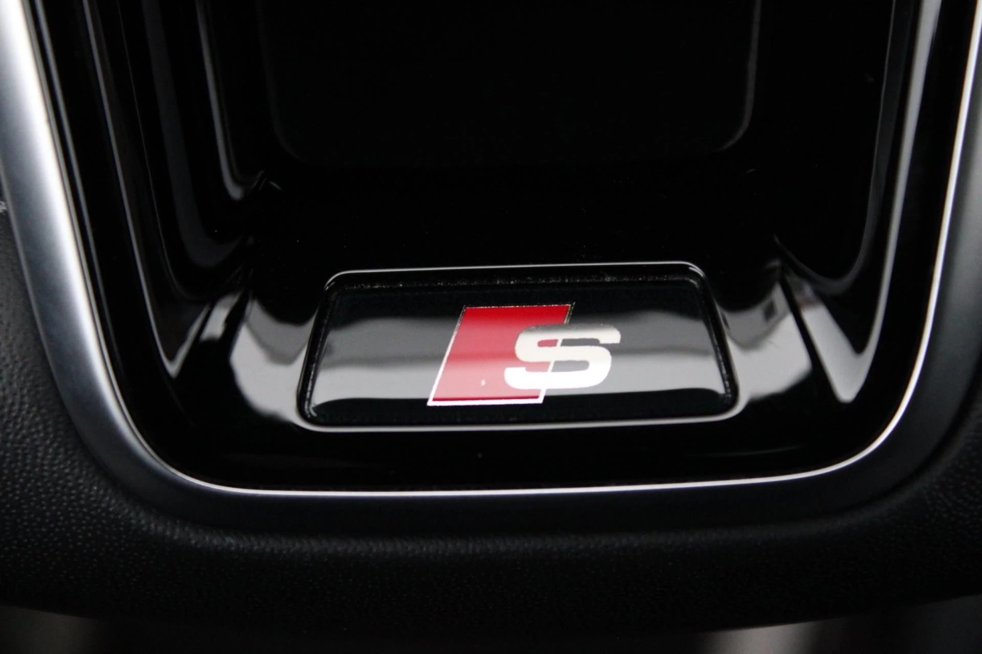 Hoofdafbeelding Audi A8