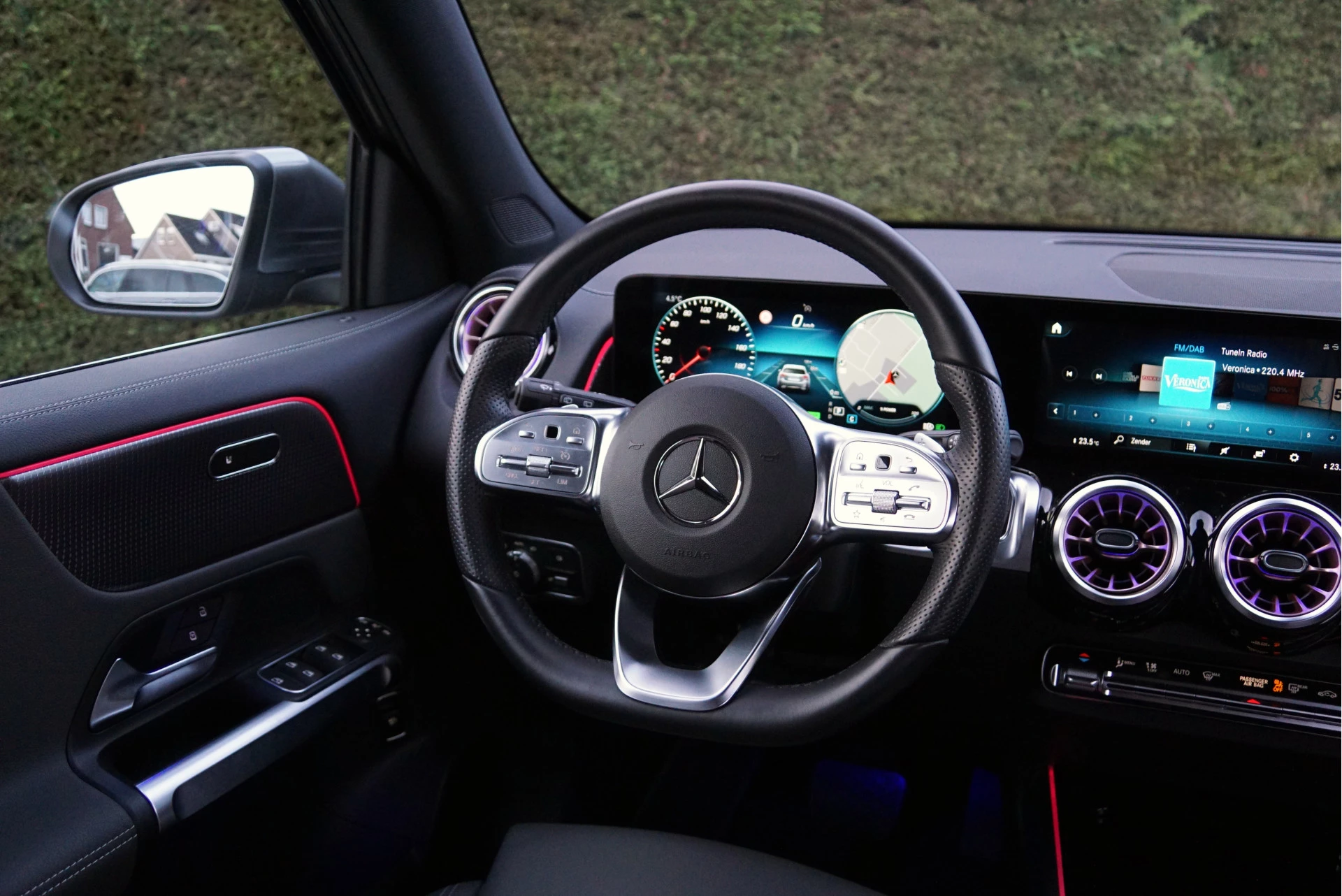 Hoofdafbeelding Mercedes-Benz EQB