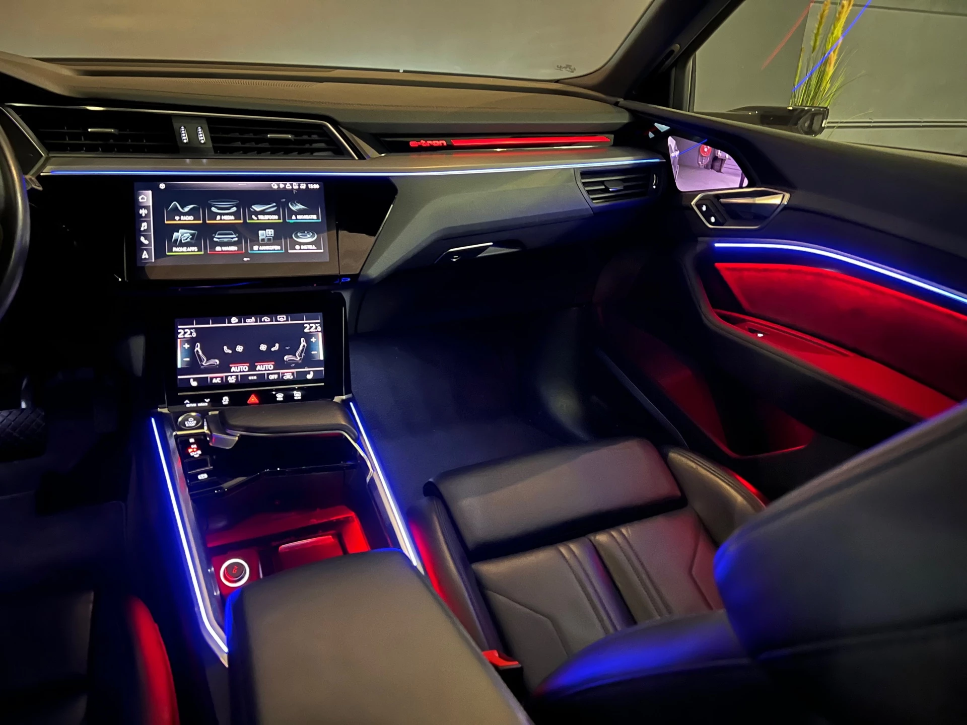 Hoofdafbeelding Audi e-tron