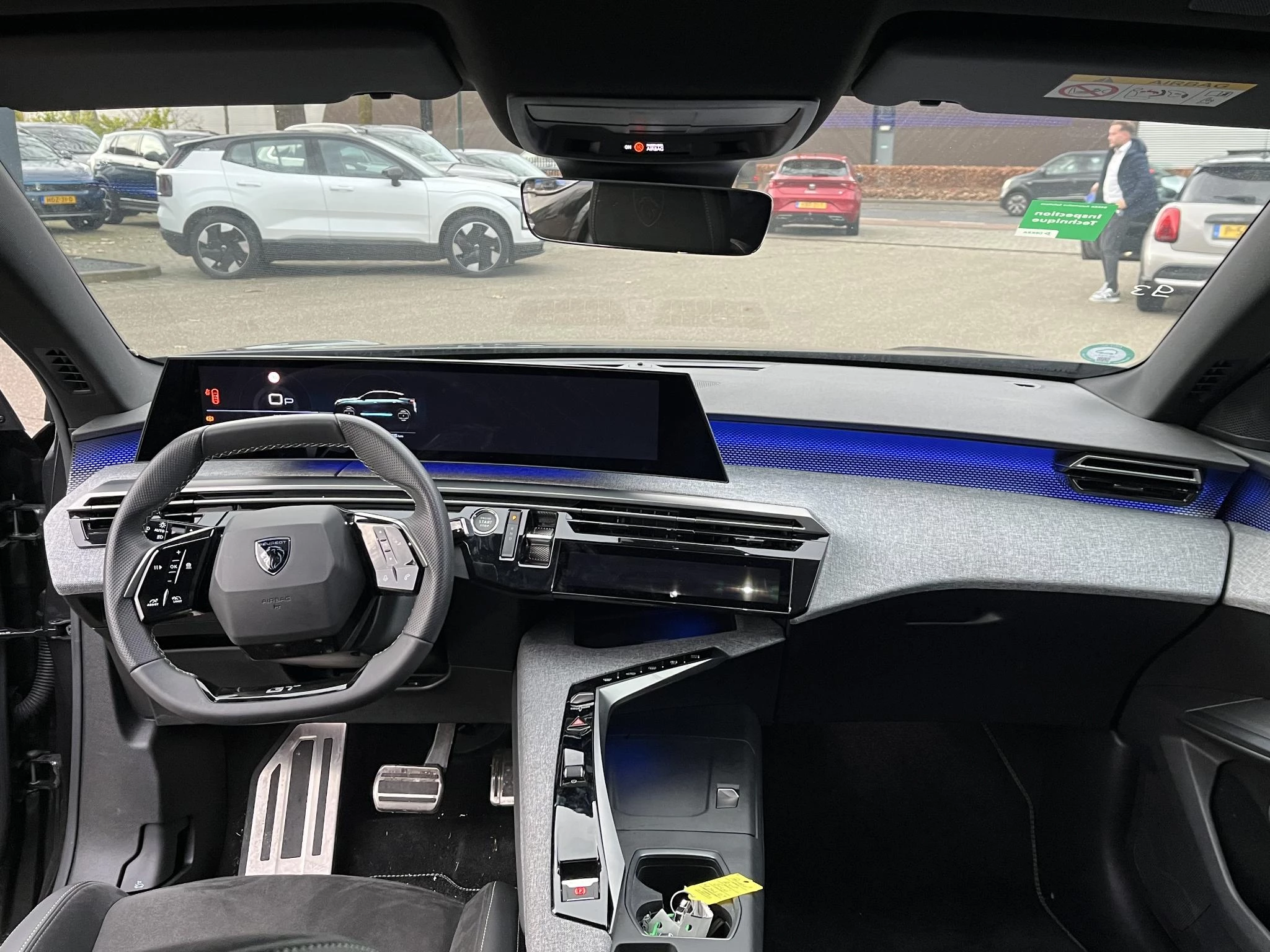 Hoofdafbeelding Peugeot e-3008