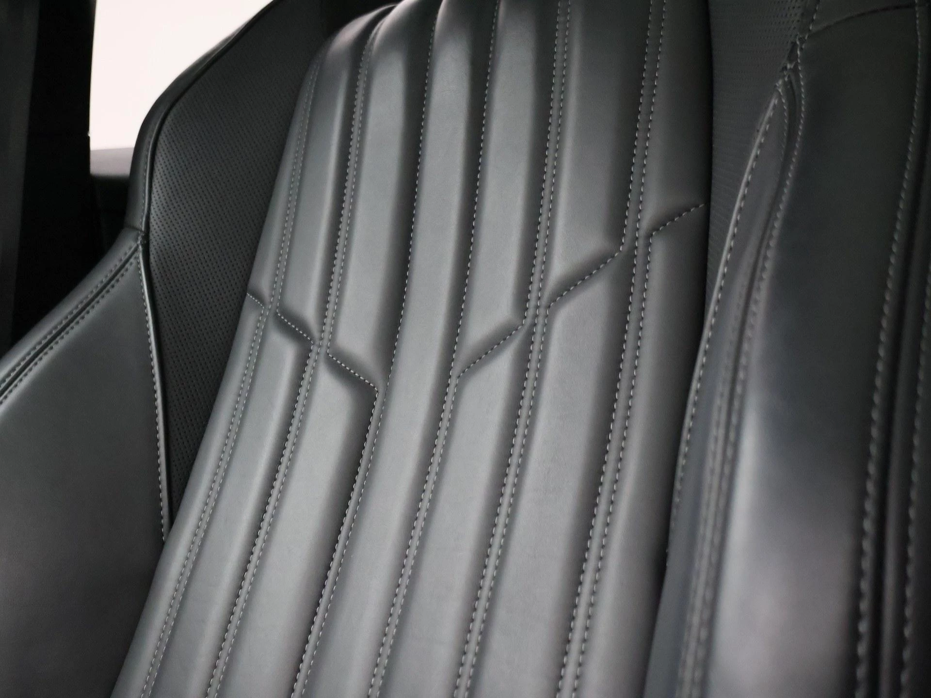 Hoofdafbeelding Peugeot e-2008